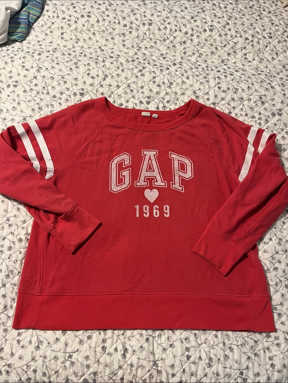 GAP vintage pink Logo Crewneck Sweatshirt with White Stripes